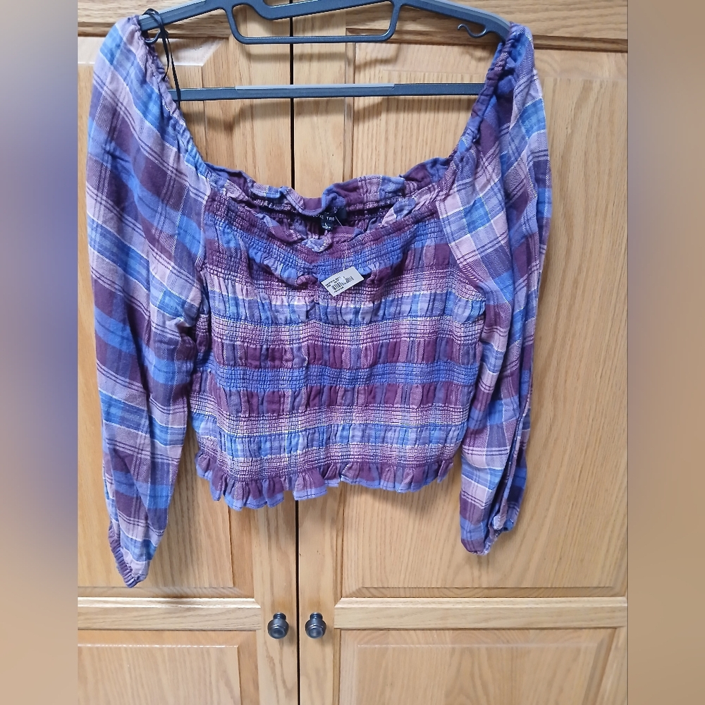 Love Tree Brand. Plaid Off-Shoulder Top. Purple Shades and Blue. EUC Size L
